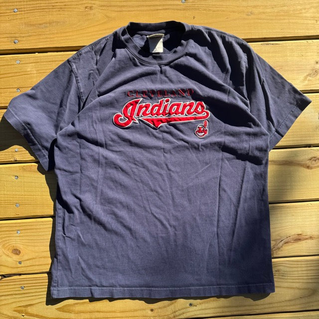 Vintage Cleveland indians Embroidered Faded T shirt - L
